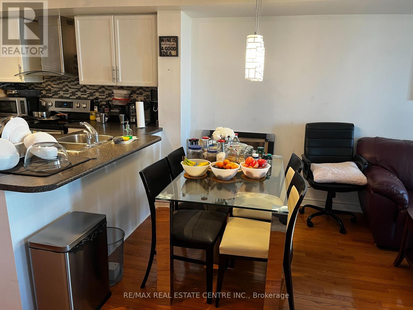 Apartment at 1010 - 33 ELM DRIVE E, Mississauga