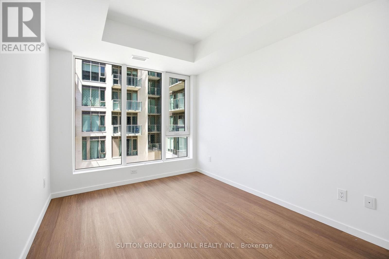 Apartment at 329 - 689 THE QUEENSWAY, Toronto