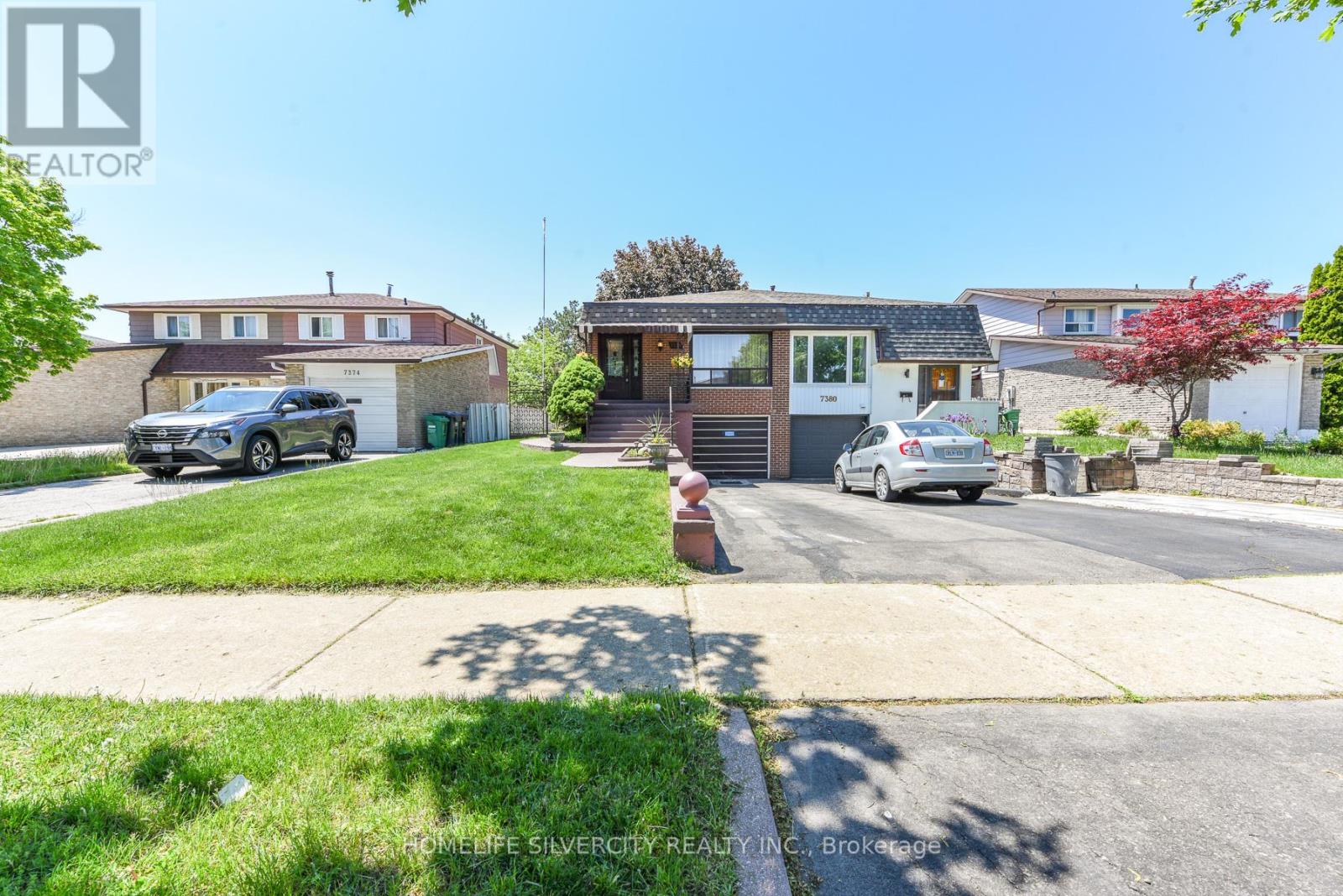 Semi-Detached/Link at 7378 BYBROOK DRIVE, Mississauga (Malton)