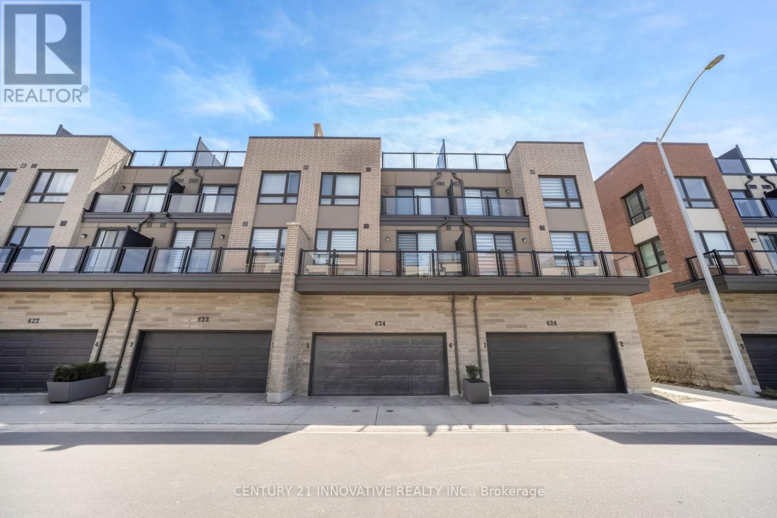 Townhouse at 4 - 624 REXDALE BOULEVARD, Toronto (West Humber-Clairville)