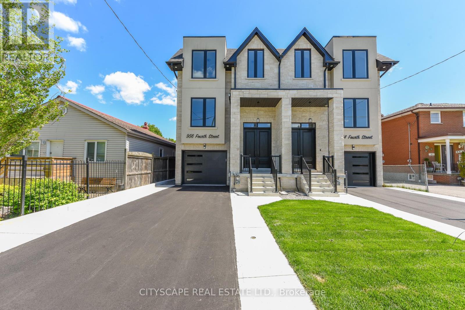 Semi-Detached/Link at 956 FOURTH STREET, Mississauga