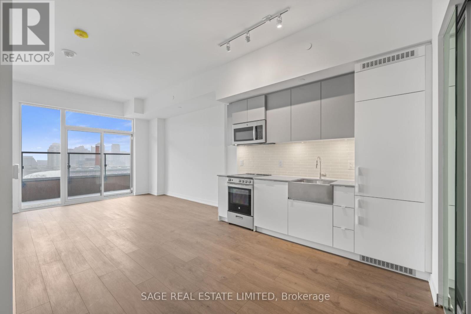 Apartment at 1122 - 270 DUFFERIN STREET, Toronto (South Parkdale)