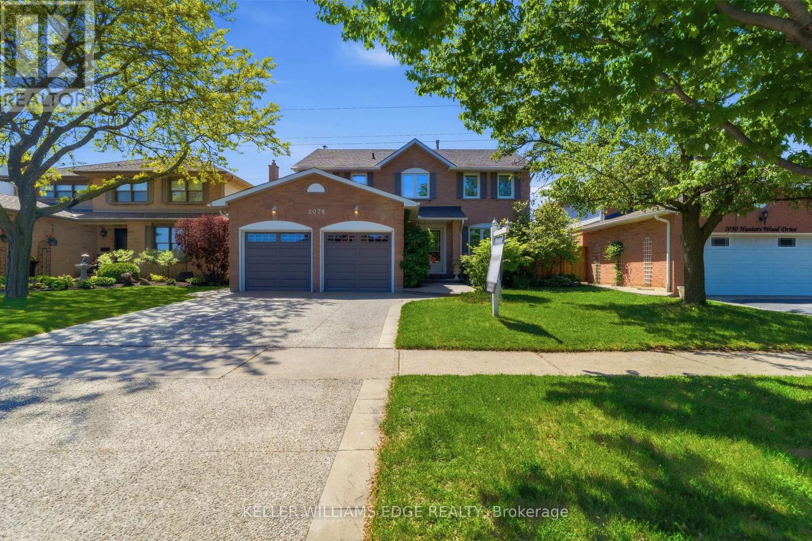 Detached at 2078 HUNTERS WOOD DRIVE, Burlington (Headon)