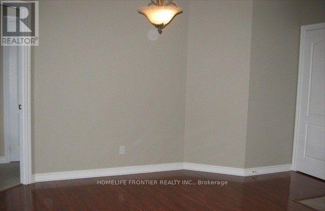 Apartment at 402 - 3351 CAWTHRA ROAD, Mississauga