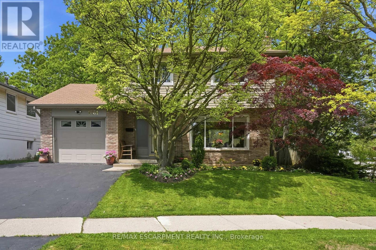 Detached at 1381 MAJESTIC DRIVE, Burlington (Palmer)