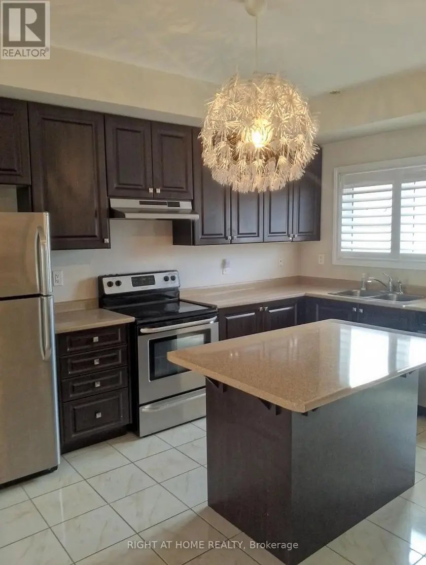 Townhouse at 4 - 32 ASPEN HILLS ROAD, Brampton