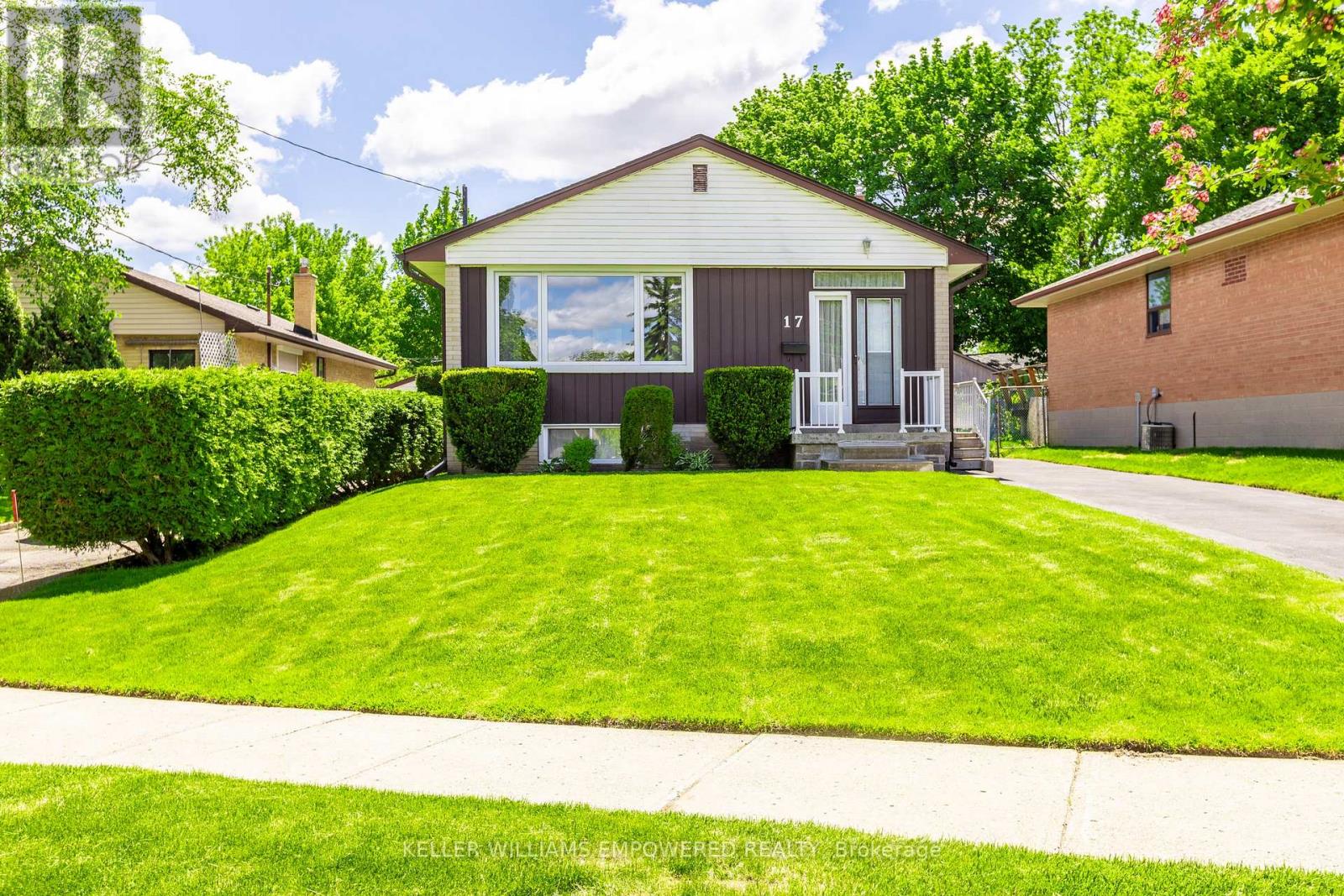 Detached at 17 CHECKENDON DRIVE, Toronto (Rexdale-Kipling)