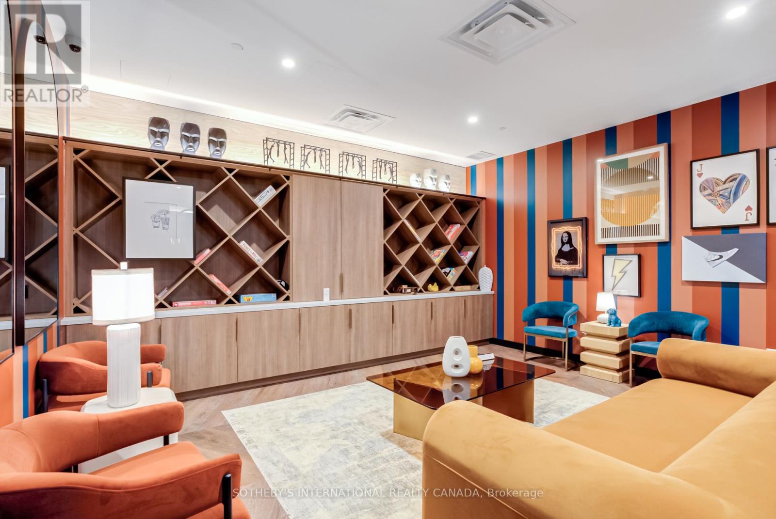 Apartment at 429 - 689 THE QUEENSWAY, Toronto