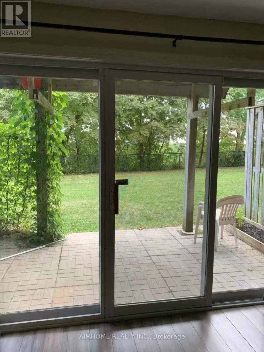 Townhouse at 30 - 800 DUNDAS STREET W, Mississauga
