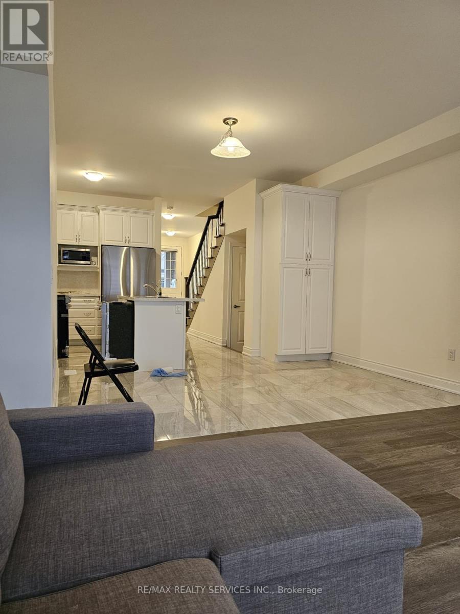 Townhouse at 32 DONALD STEWART ROAD, Brampton (Northwest Brampton)