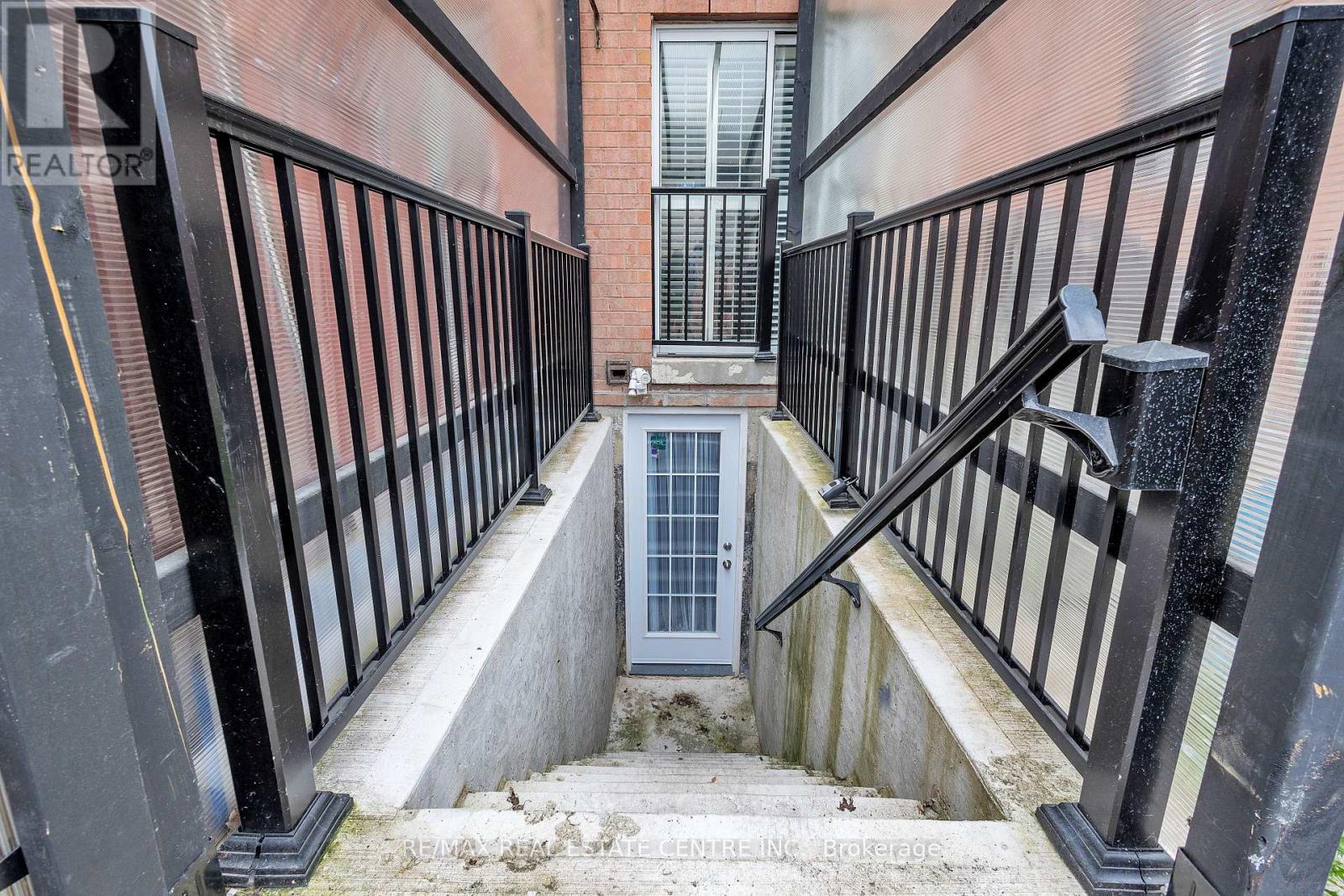 Semi-Detached/Link at BASEMENT - 42 BAHA CRESCENT, Brampton (Fletcher's Meadow)