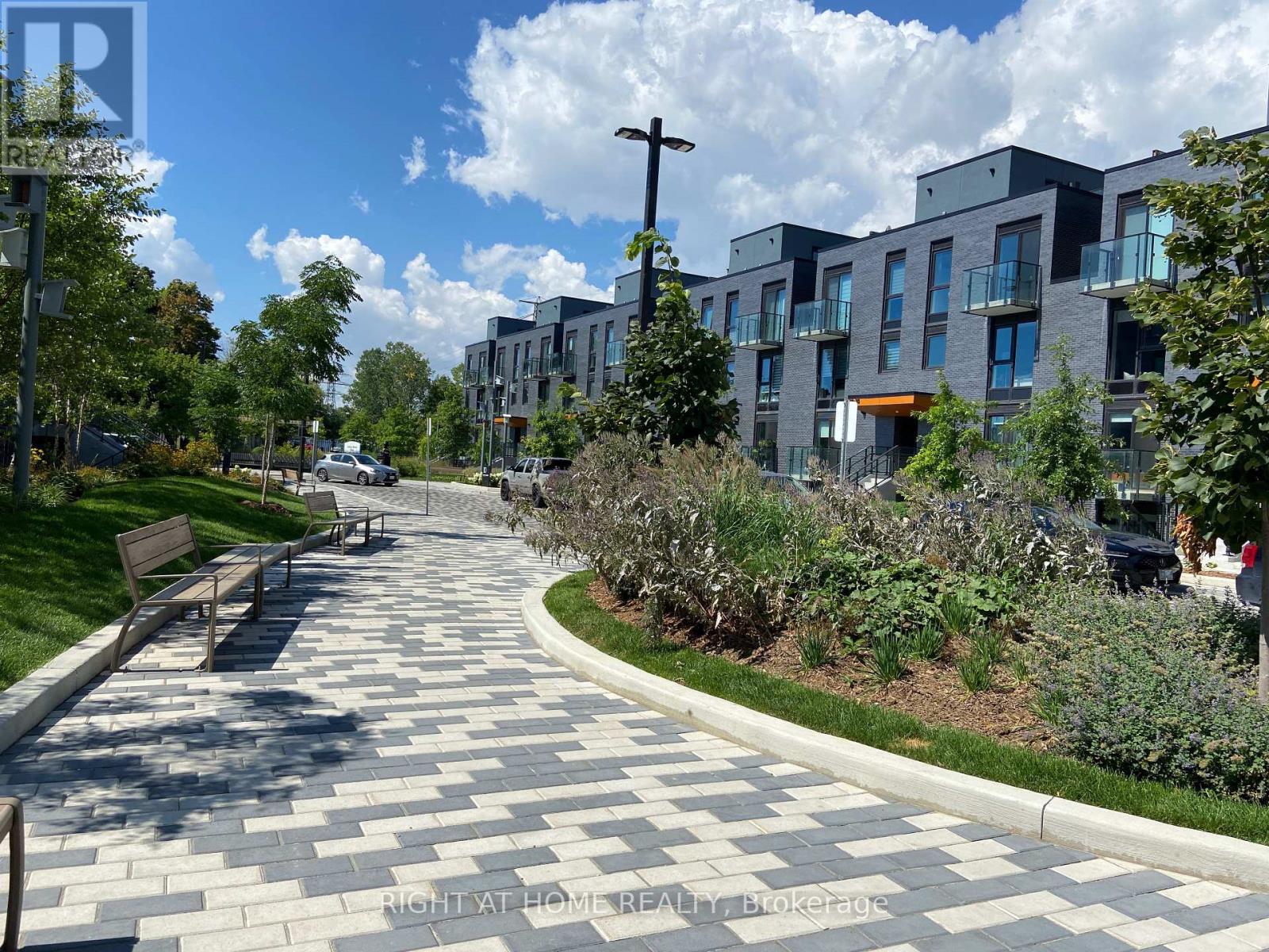 Townhouse at TH 17 - 15 BRIN DRIVE, Toronto