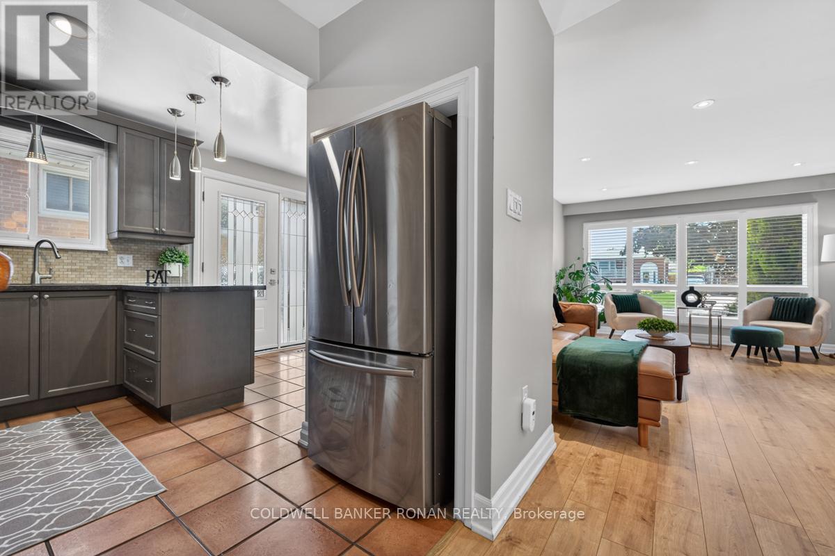 Semi-Detached/Link at 319 THRACE AVENUE, Mississauga