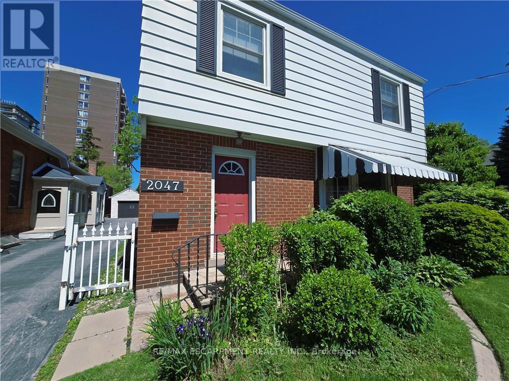 Detached at 2047 JAMES STREET, Burlington