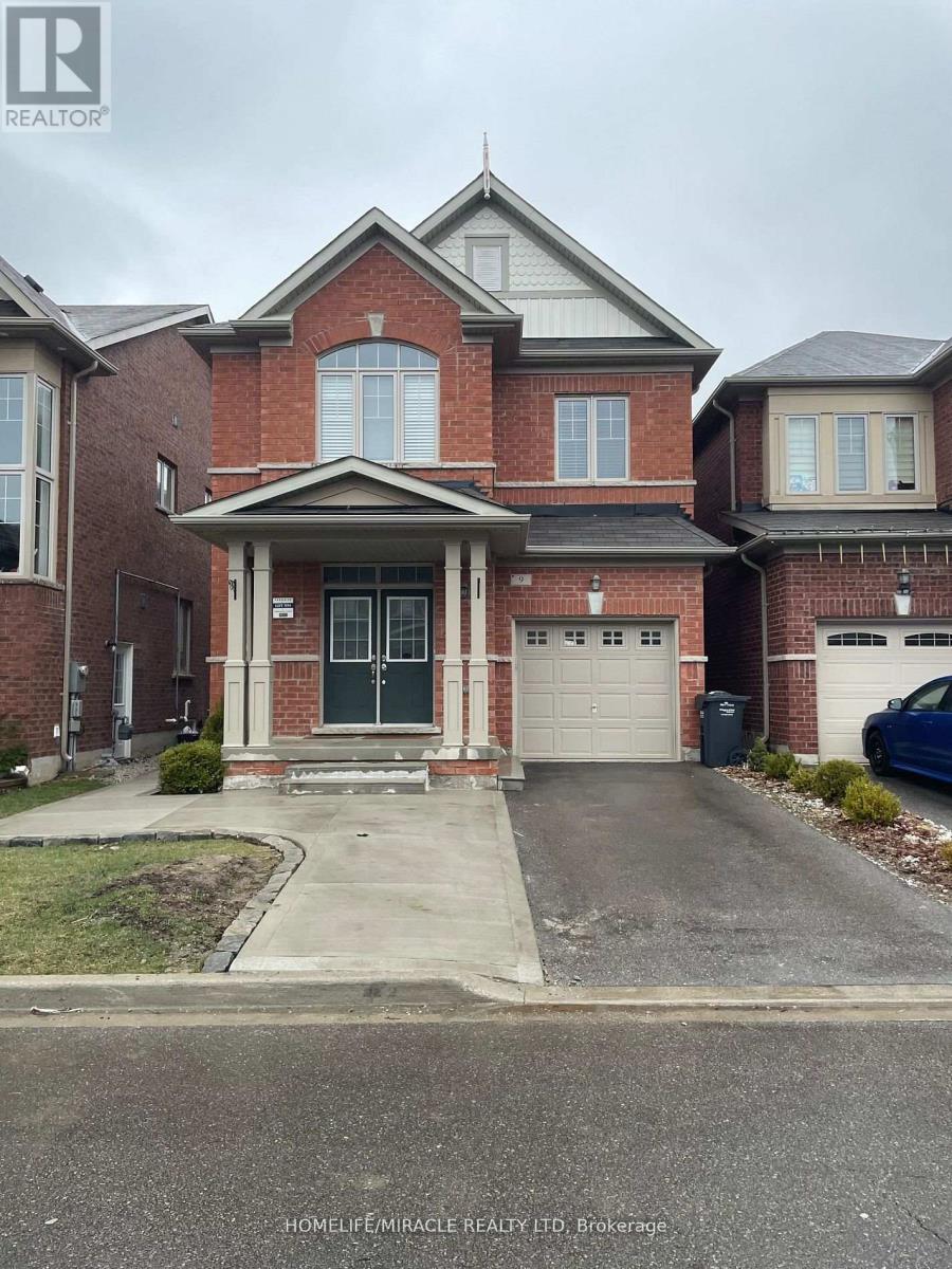 Detached at 9 HUMBERSTONE CRESCENT, Brampton