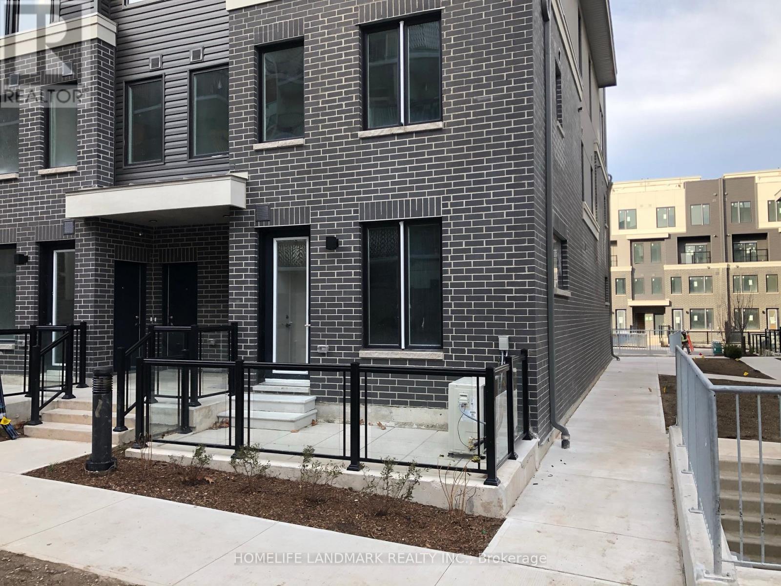 Townhouse at 16 - 3482 WIDDICOMBE WAY, Mississauga
