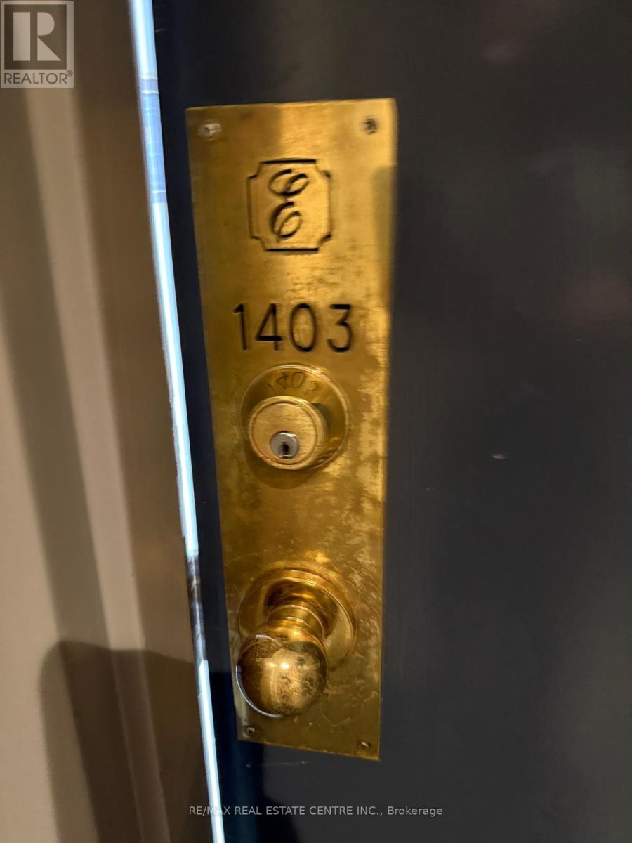 Apartment at 1403 - 265 ENFIELD PLACE, Mississauga