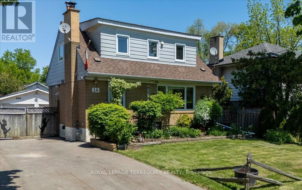 Detached at 28 CROWLAND DRIVE, Toronto (Rexdale-Kipling)