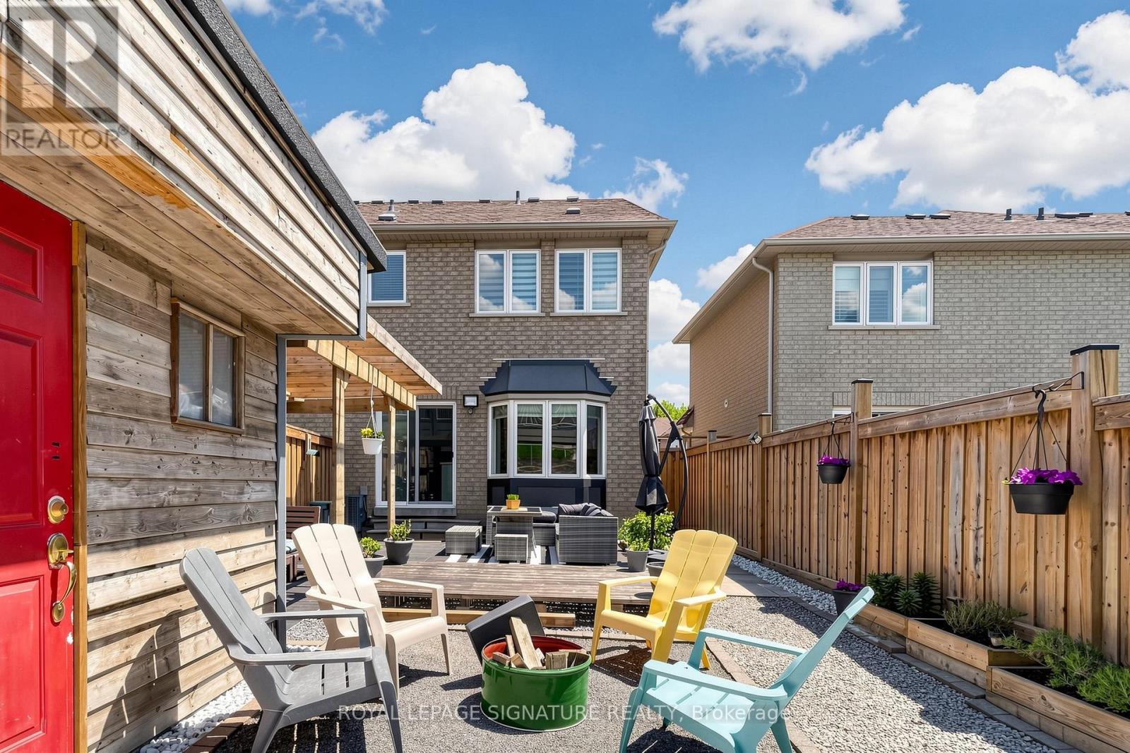 Semi-Detached/Link at 7554 BLACK WALNUT TRAIL, Mississauga