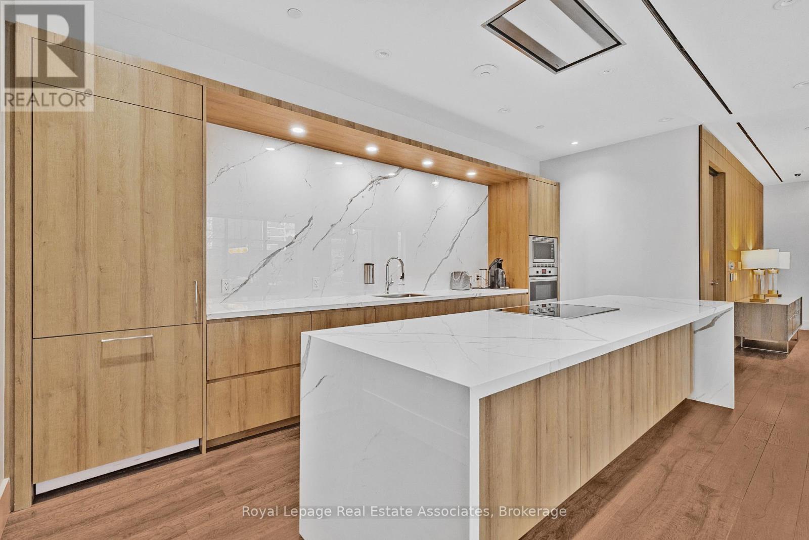 Apartment at 805 - 21 PARK STREET E, Mississauga