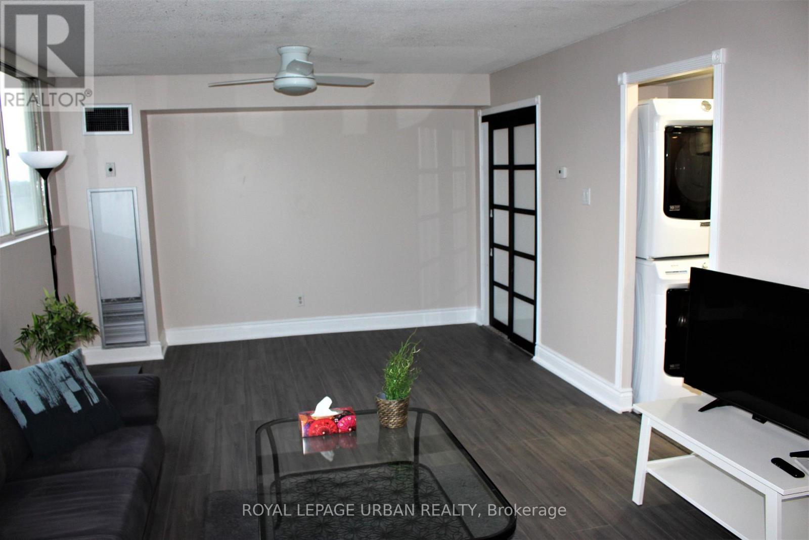 Apartment at 1411 - 3695 KANEFF CRESCENT, Mississauga