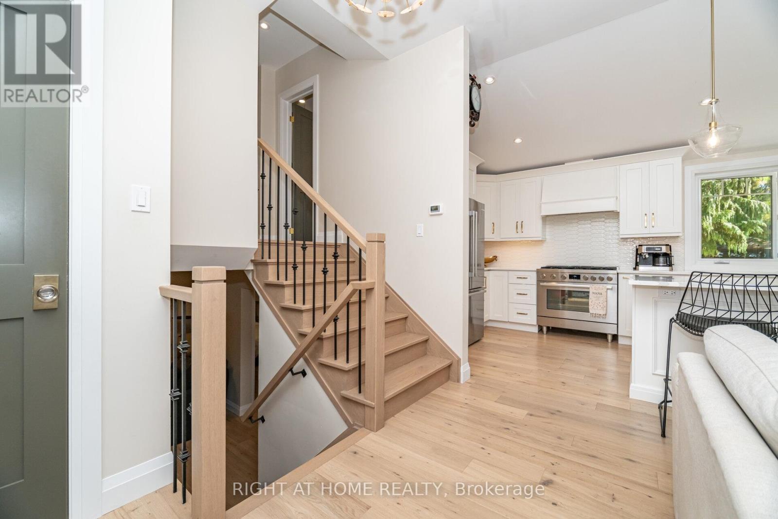 Detached at 5188 CHERRYHILL CRESCENT, Burlington