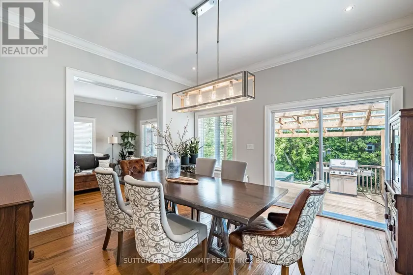 Detached at 21 CUMBERLAND DRIVE, Mississauga (Port Credit)