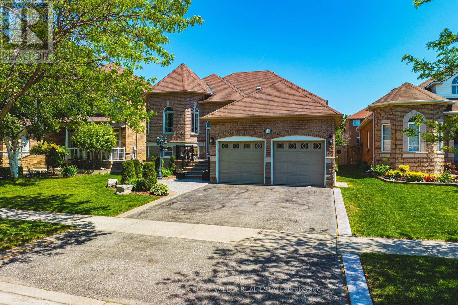 Detached at 105 PINEBROOK CIRCLE, Caledon