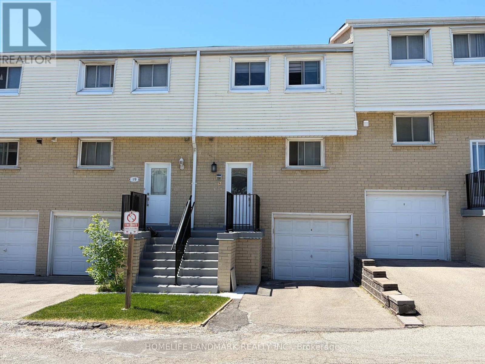 Townhouse at 20 - 400 MISSISSAUGA VALLEY BOULEVARD, Mississauga (Mississauga Valleys)