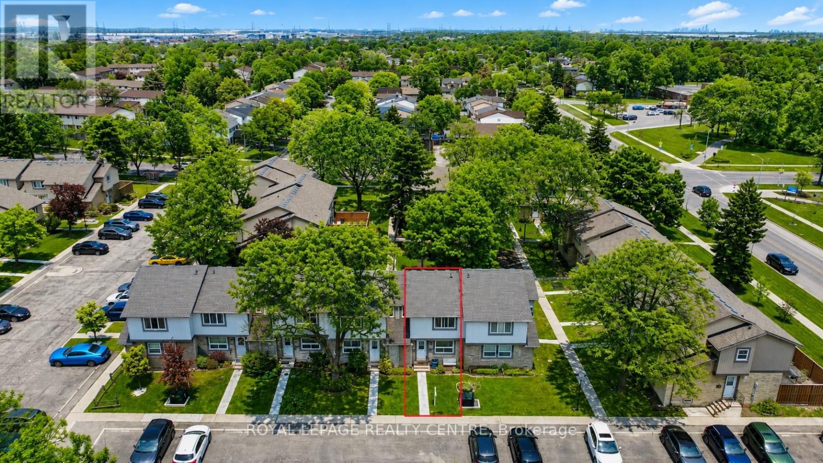 Townhouse at 683 WOODWARD AVENUE, Milton