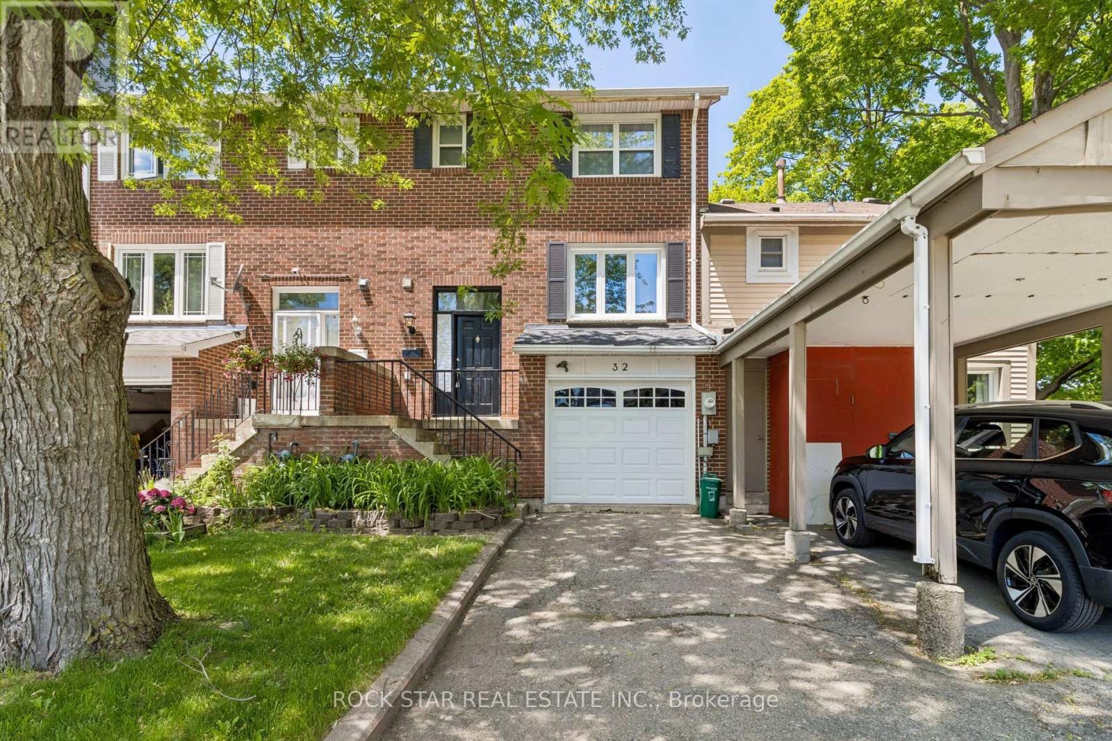 Townhouse at 32 LANSING SQUARE, Brampton (Heart Lake West)