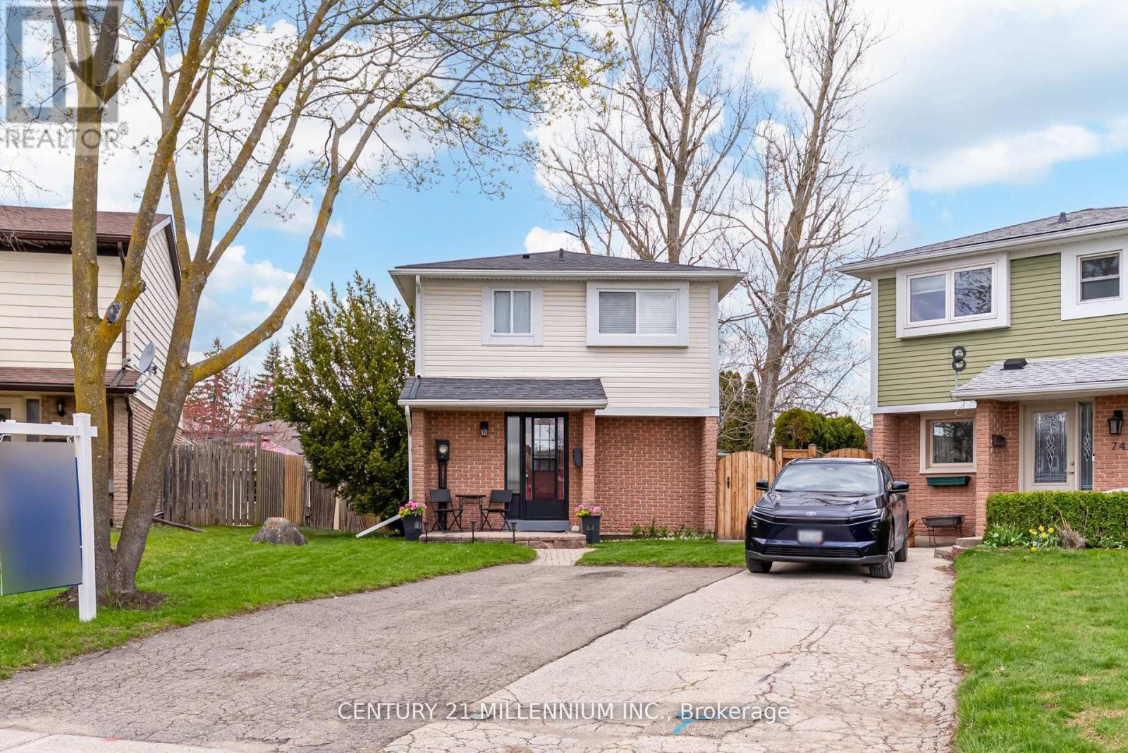 Detached at 72 KAREN COURT, Orangeville