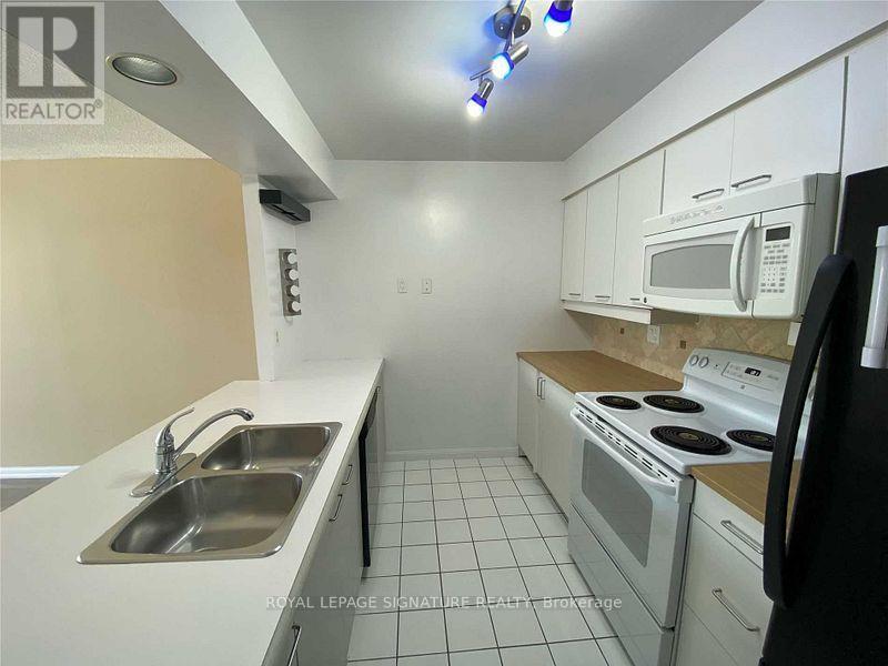 Apartment at 903 - 50 EGLINTON AVENUE, Mississauga