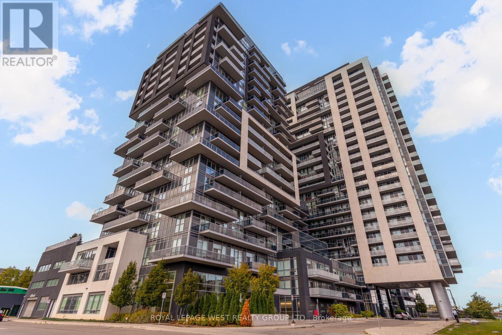 Apartment at 1002 - 2087 FAIRVIEW STREET, Burlington (Freeman)