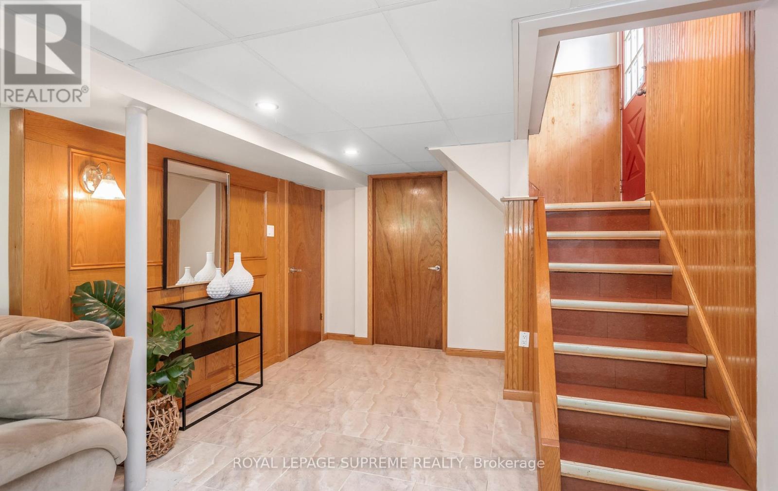 Detached at 16 EAST DRIVE, Toronto