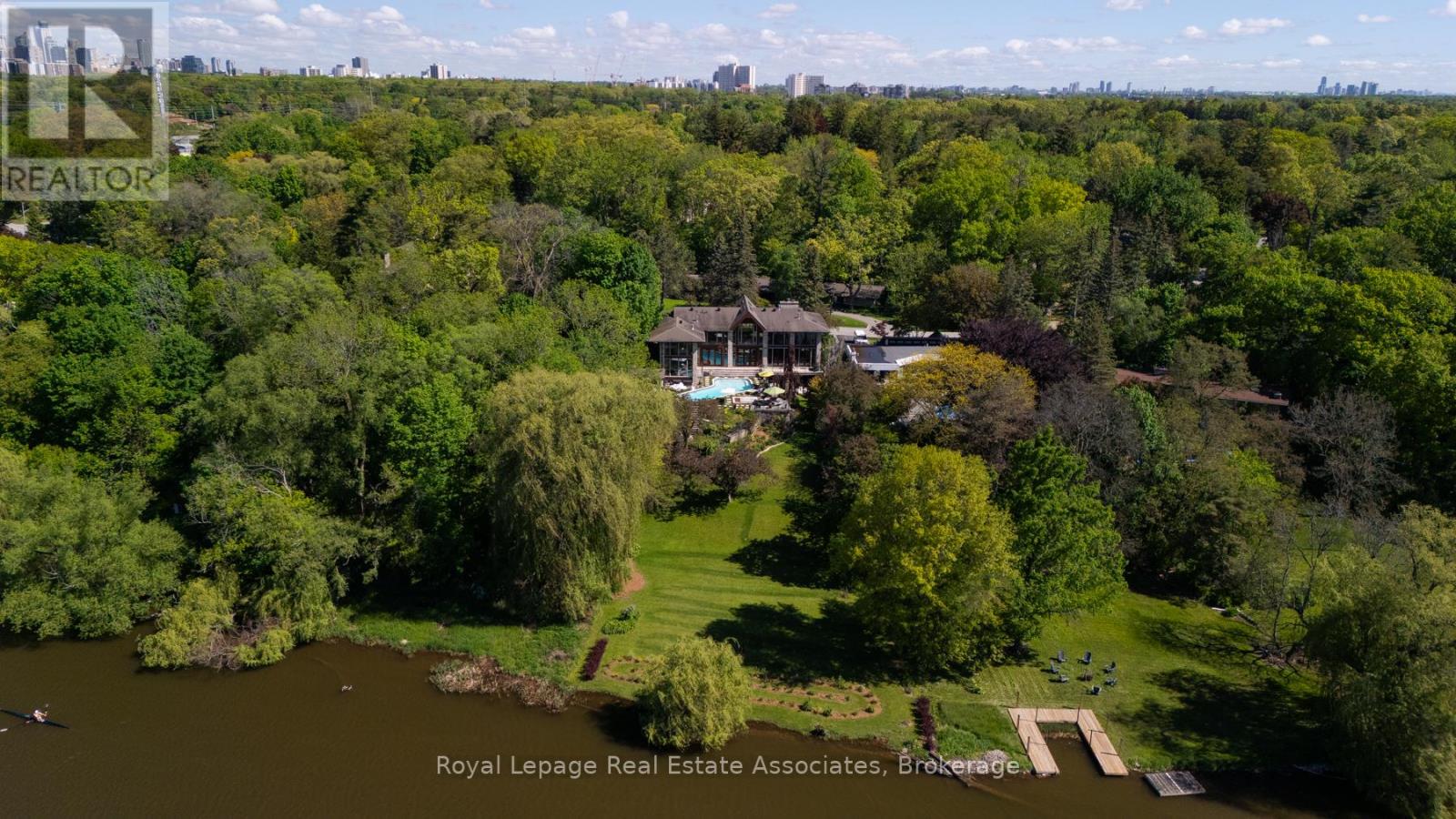 Detached at 1510 PINETREE CRESCENT, Mississauga
