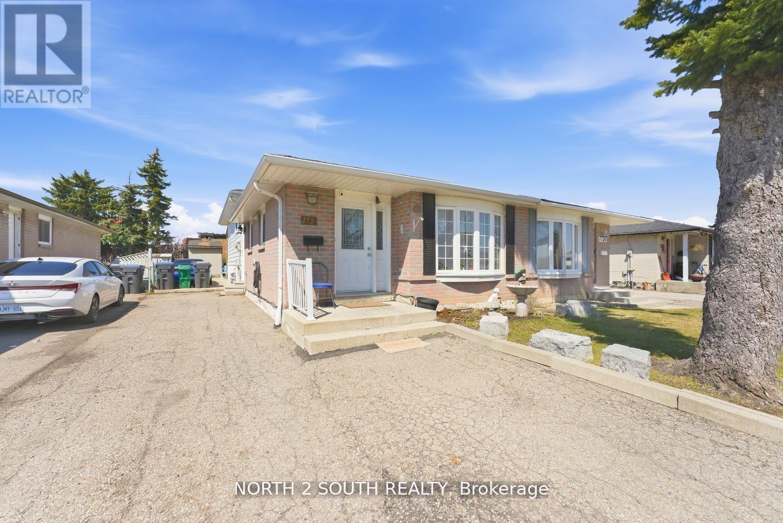 Semi-Detached/Link at 7739 PRIORY CRESCENT, Mississauga (Malton)