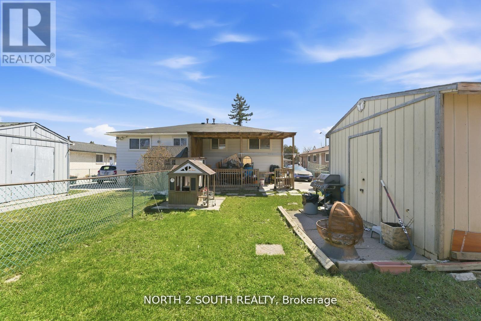 Semi-Detached/Link at 7739 PRIORY CRESCENT, Mississauga