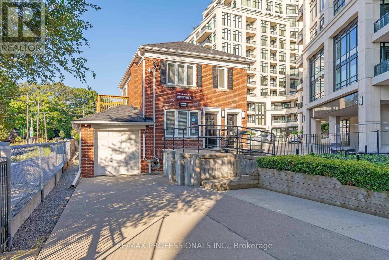 Detached at LOWER - 5B OLD MILL DRIVE, Toronto (Lambton Baby Point)
