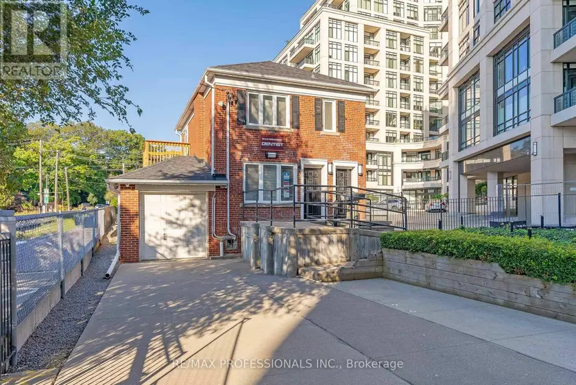 Detached at LOWER - 5B OLD MILL DRIVE, Toronto (Lambton Baby Point)