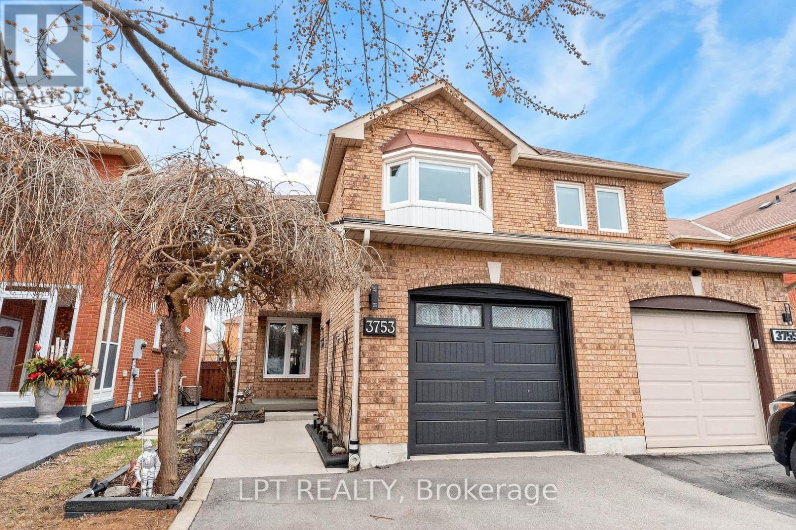 Semi-Detached/Link at 3753 DENSBURY DRIVE, Mississauga (Lisgar)