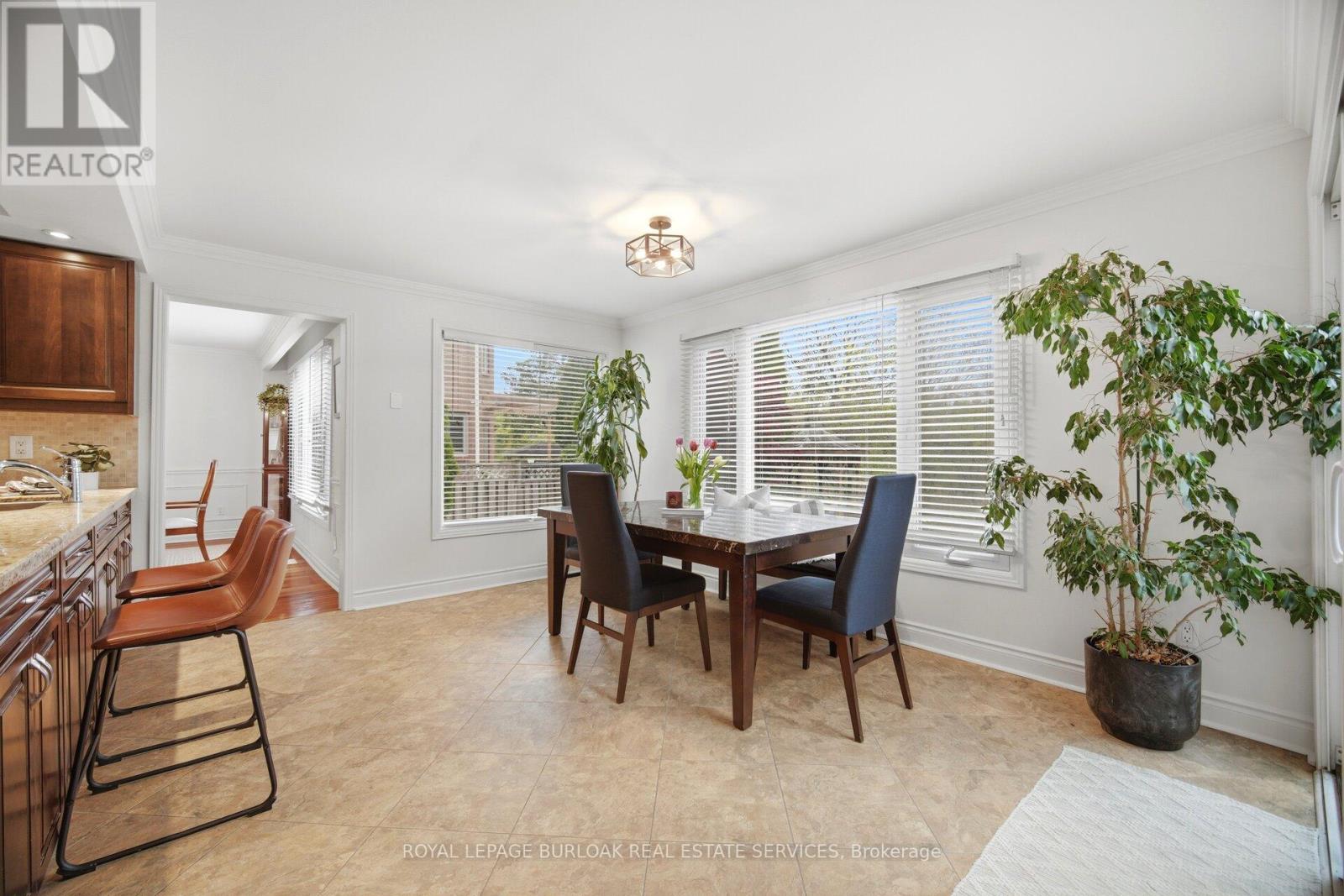 Detached at 1122 BERKSHIRE COURT, Oakville
