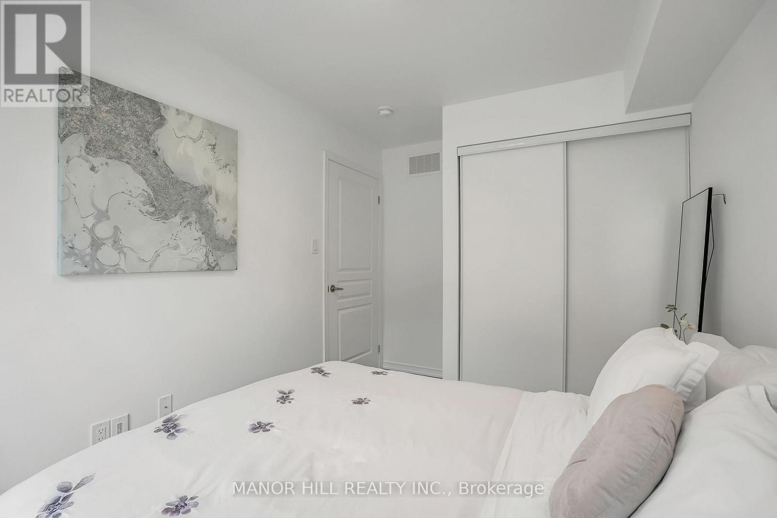 Townhouse at 228 - 7 APPLEWOOD LANE, Toronto