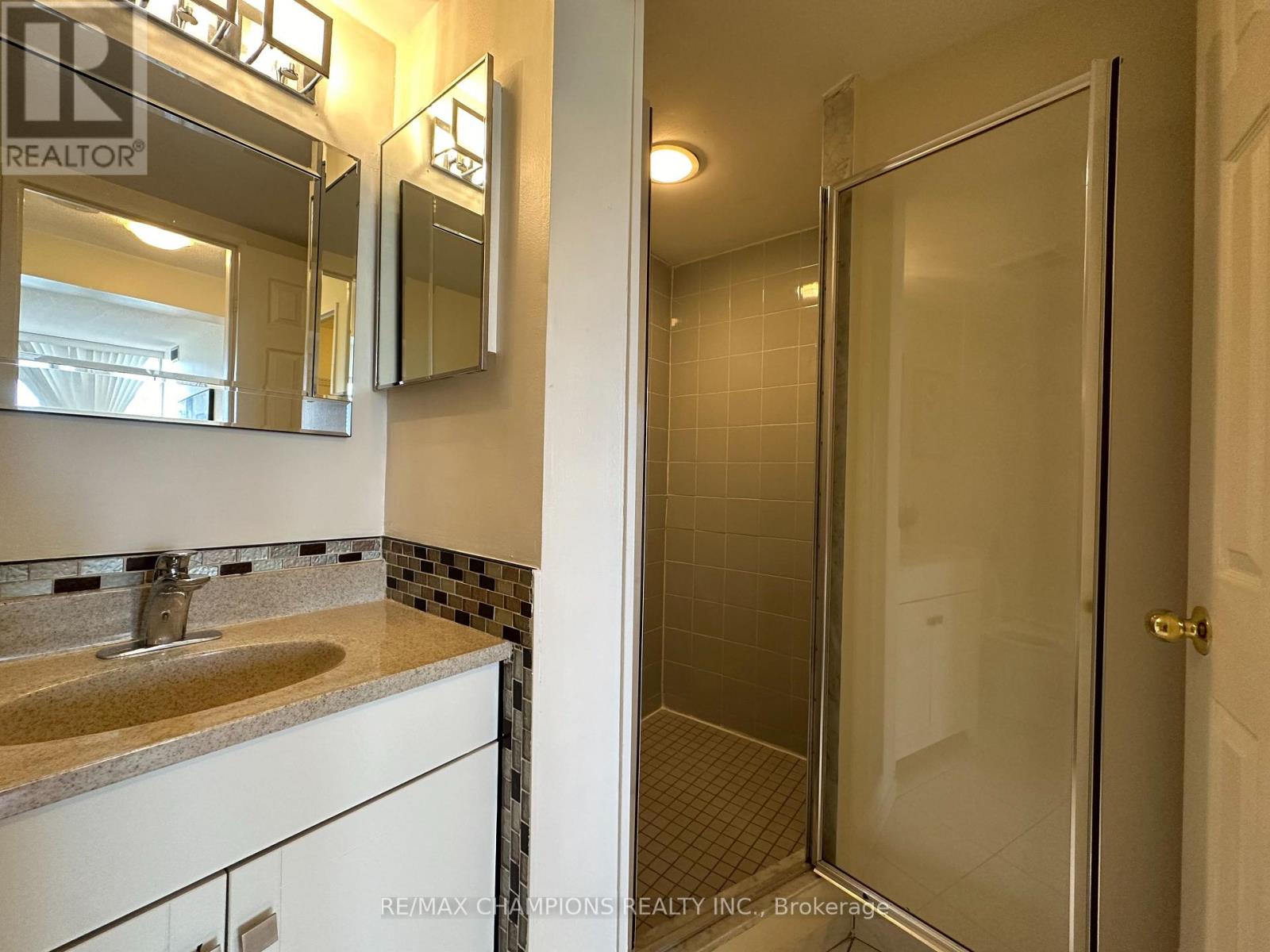 Apartment at 1204 - 400 WEBB DRIVE, Mississauga