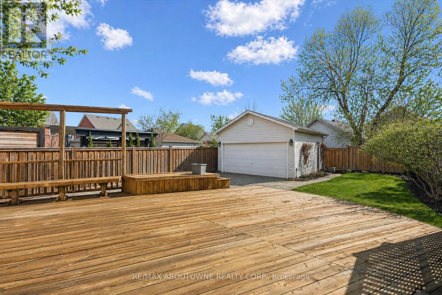 Detached at 2484 CAPILANO CRESCENT, Oakville