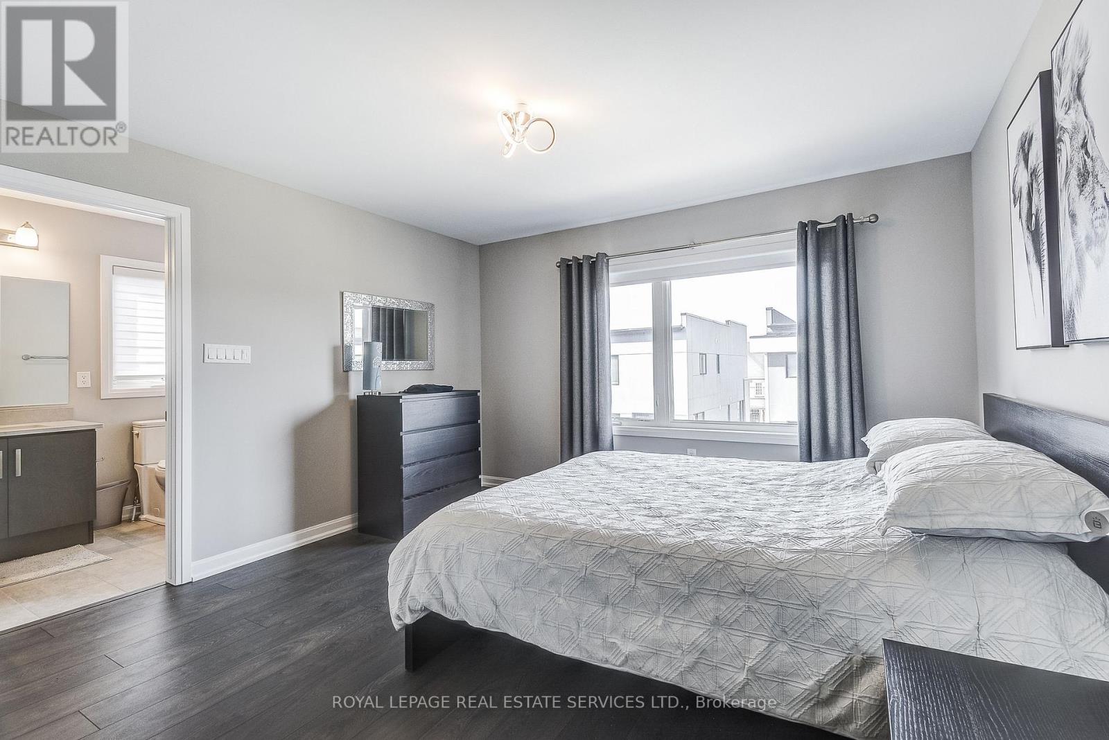 Townhouse at 143 GROVEWOOD COMMON, Oakville
