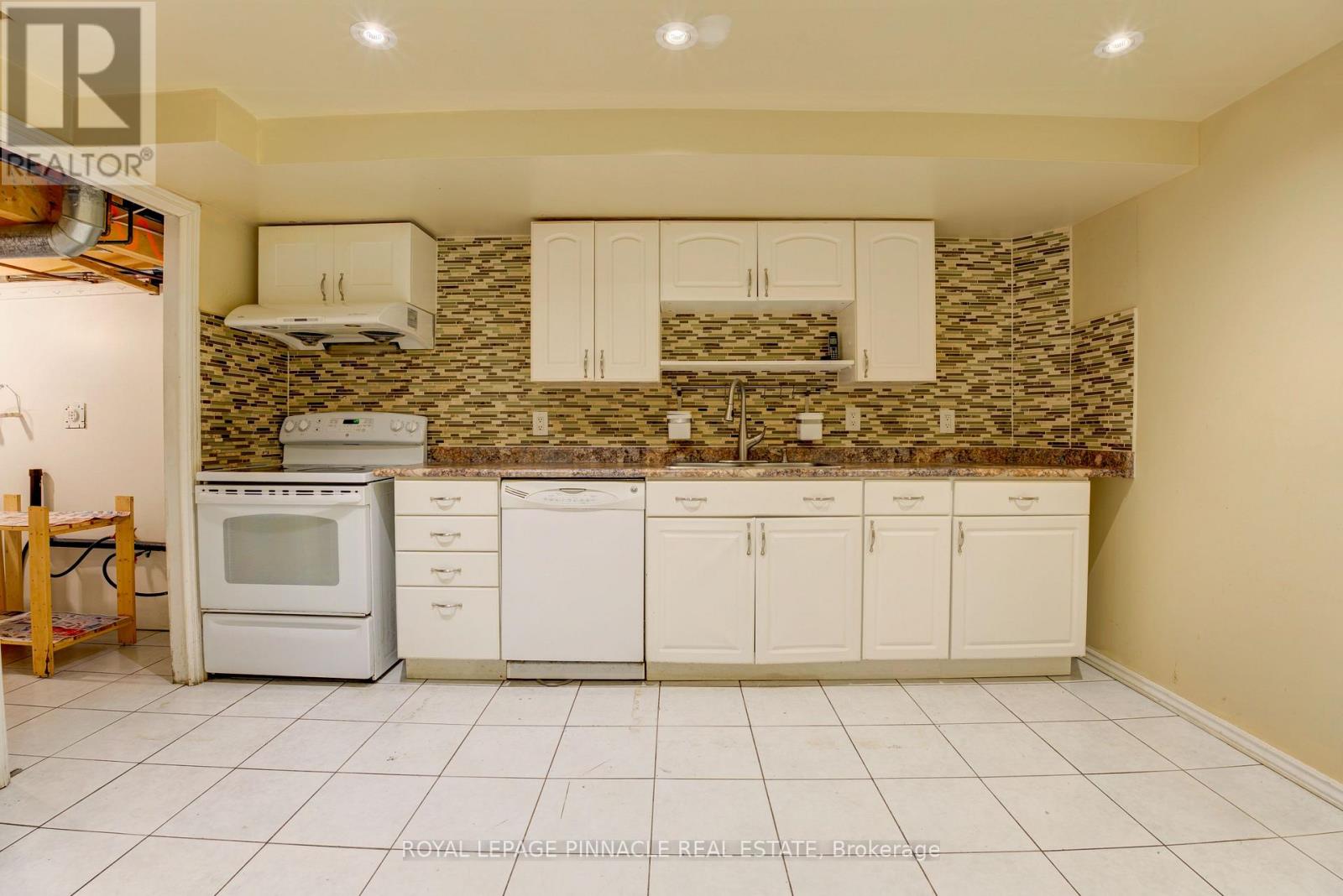 Detached at 5921 SUMMERSIDE DRIVE, Mississauga