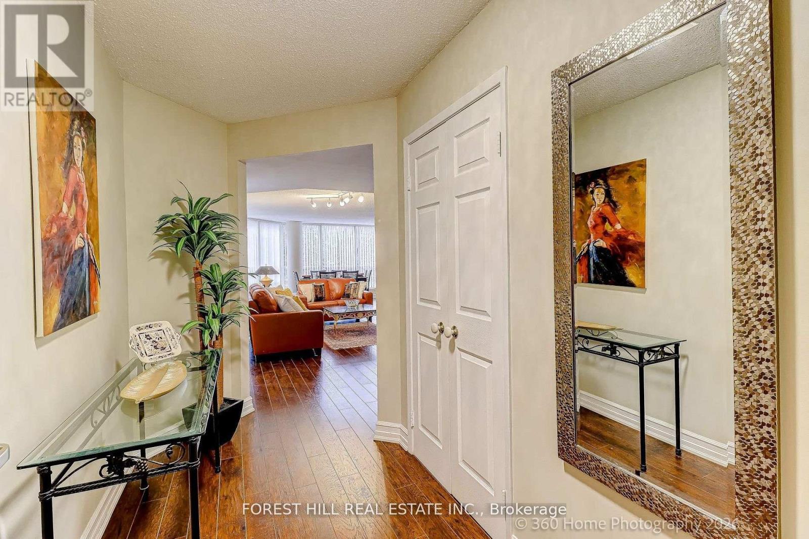 Apartment at 204 - 45 KINGSBRIDGE GARDEN CIRCLE, Mississauga