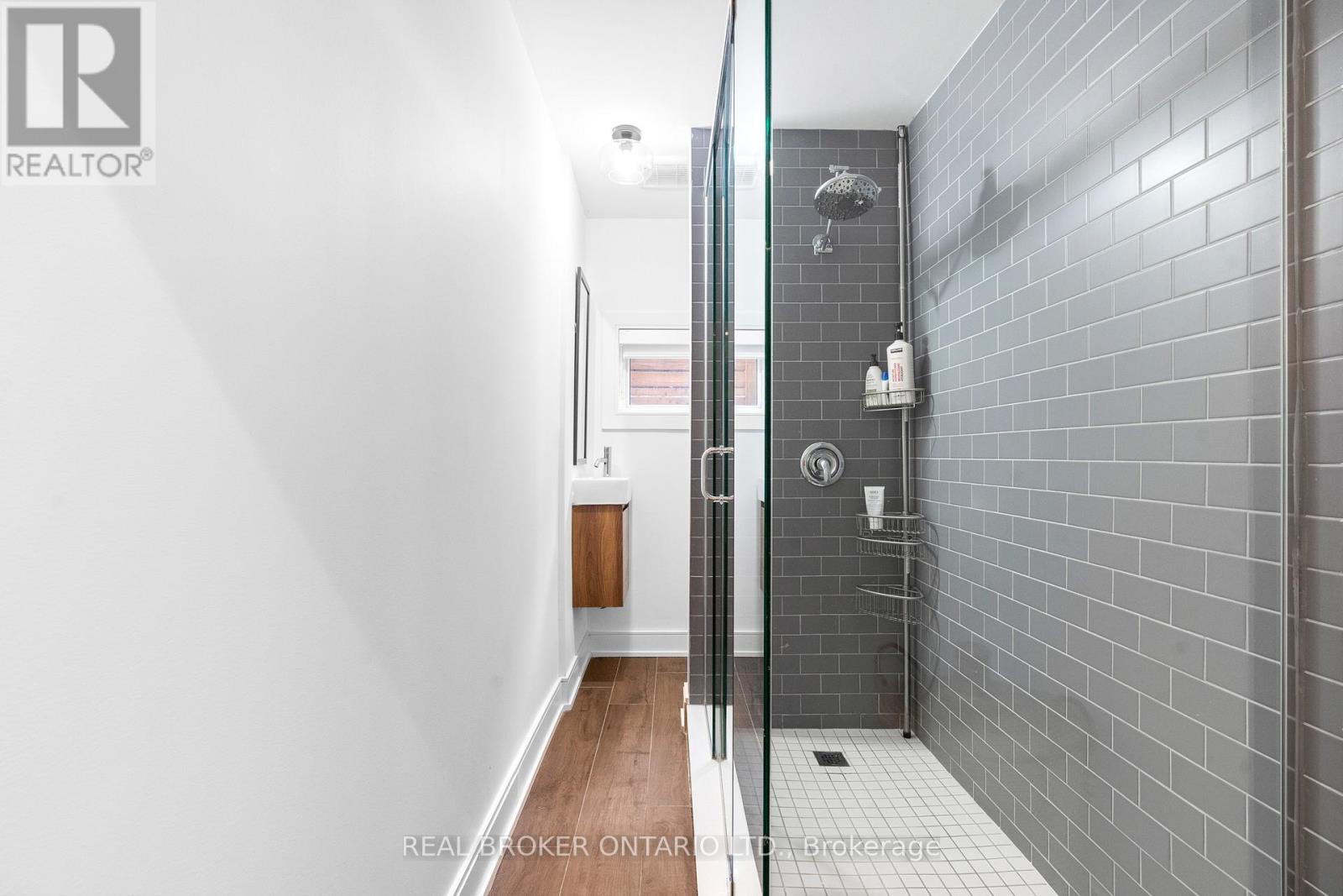 Detached at 17 OLD OAK ROAD, Toronto