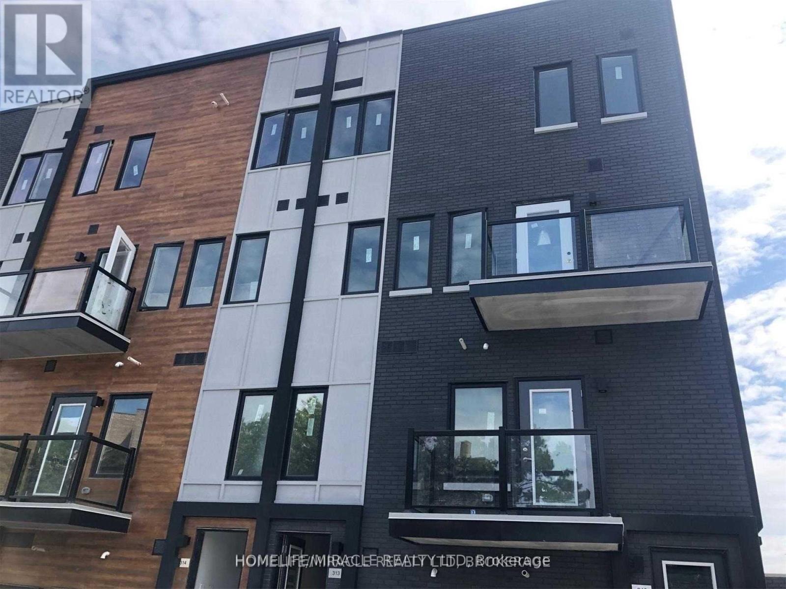 Townhouse at 113 - 402 THE EAST MALL, Toronto